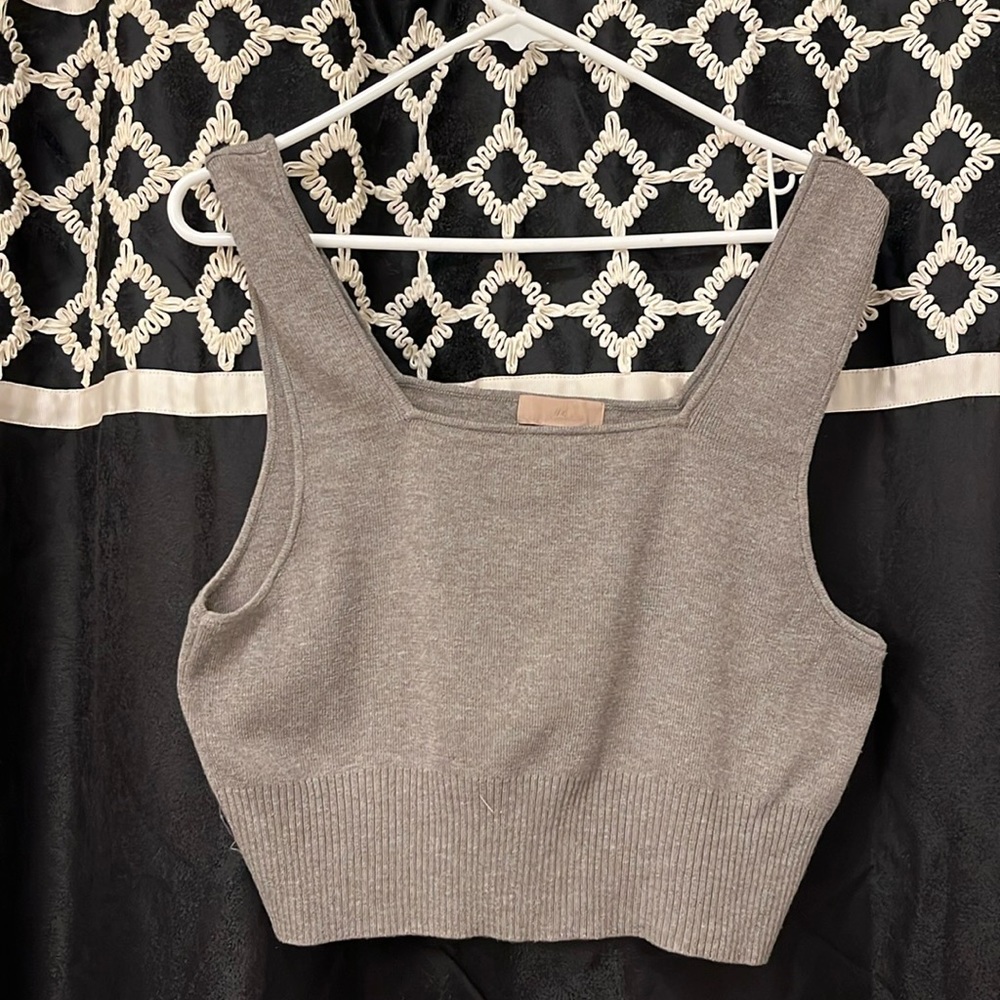 H&M cropped sweater tank